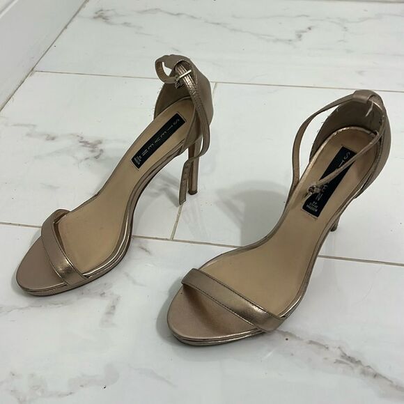 Gold STEVEN Heel.- Excellent Condition - Size 8 - Women's Heel with Ankle Strap - Picture 3 of 7